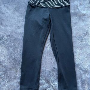 Lululemon reversible capri leggings size 4